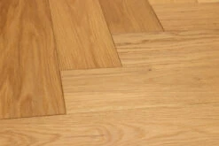 Prime Engineered Flooring Oak Herringbone Brushed Uv Matt Lacquered 14/3mm By 90mm By 450mm -WoodandBeyond bruvlacqhb3 1