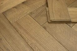 Natural Engineered Flooring Oak Herringbone Cognac Uv Oiled 13/4mm By 140mm By 700mm -WoodandBeyond fl4522 3