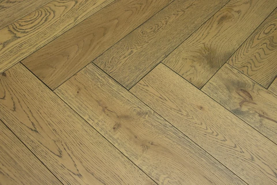 Natural Engineered Flooring Oak Herringbone Cognac Brushed UV Oiled 15/4mm By 125mm By 600mm 5 Natural Engineered Flooring Oak Herringbone Cognac Brushed UV Oiled 15/4mm By 125mm By 600mm - Image 5