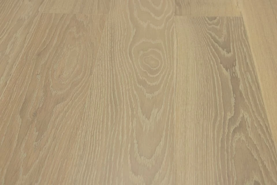 Prime Engineered Flooring Oak Click Sunny White Brushed UV Oil 14/3mm By 195mm By 1000-2400mm 3 Prime Engineered Flooring Oak Click Sunny White Brushed UV Oil 14/3mm By 195mm By 1000-2400mm - Image 3