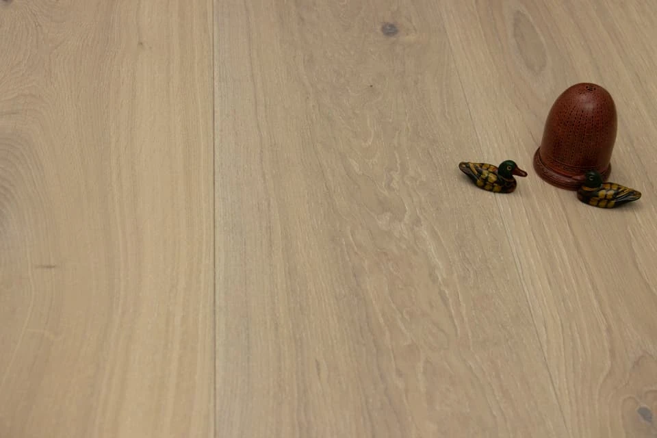 Natural Engineered Flooring Oak Bespoke NO3 Hardwax Oiled 16/4mm By 220mm By 1500-2400mm 3 Natural Engineered Flooring Oak Bespoke NO3 Hardwax Oiled 16/4mm By 220mm By 1500-2400mm - Image 3