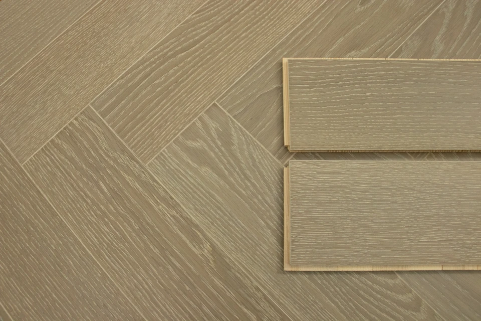 Prime Engineered Flooring Oak Herringbone Barcelona Brushed UV Matt Lacquered 14/3mm By 98mm By 790mm 4 Prime Engineered Flooring Oak Herringbone Barcelona Brushed UV Matt Lacquered 14/3mm By 98mm By 790mm - Image 4