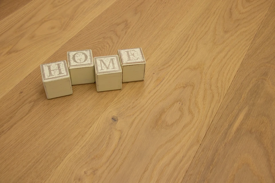 Prime Engineered Flooring Oak Non Visible Brushed UV Matt Lacquered Eco 14/3mm By 178mm By 1000-2400mm