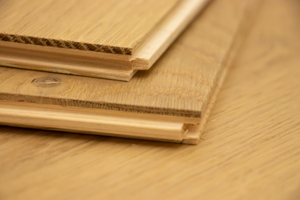 Prime Engineered Flooring Oak Non Visible Brushed UV Matt Lacquered Eco 14/3mm By 178mm By 1000-2400mm - Image 5