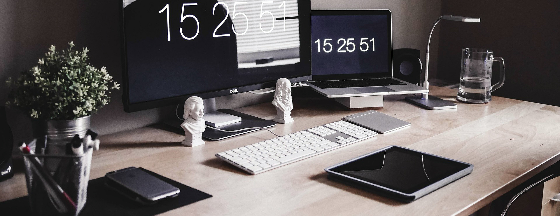 WoodandBeyond -WoodandBeyond home office 1867761 1920